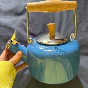 Blue Chantal Kettle with Wooden Handle